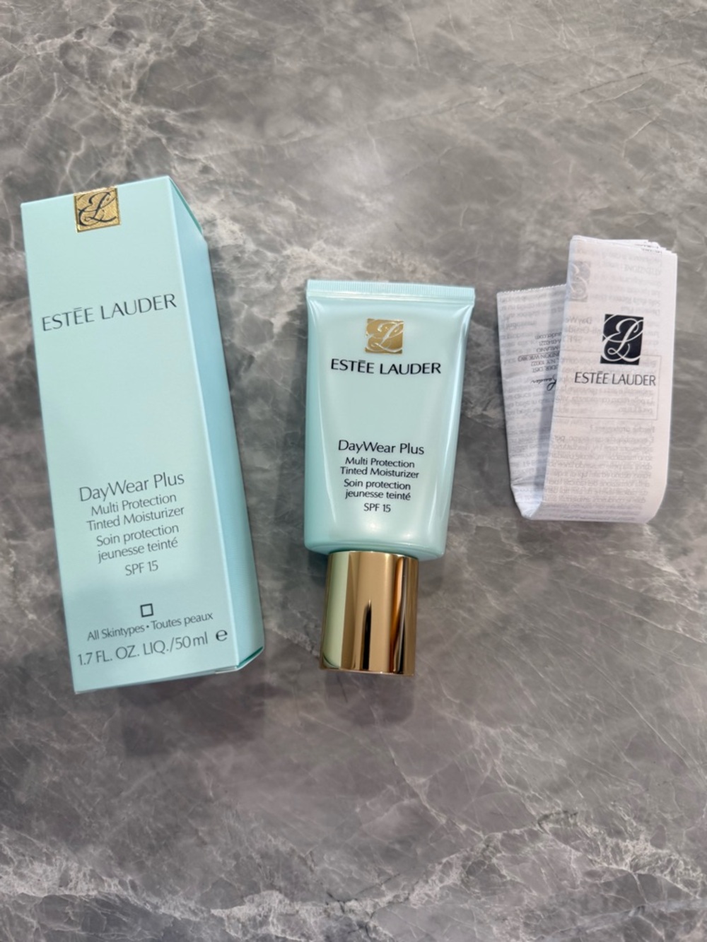 RARE DISCONTINUED Estee Lauder DayWear Plus Tinted Moisturizer MEDIUM 03 NIB